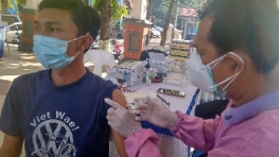 Pengurus KONI, Pelatih dan Atlet Cabor di Lamongan Mulai Divaksin