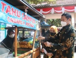 Gerakan Ayo Ditumbasi untuk Beli Dagangan UKM di Lamongan