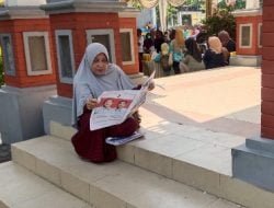 Jelang Debat Cawapres, Tabloid Bergambar Prabowo-Gibran Tersebar Gratis di Lamongan