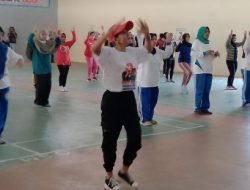 Tak hanya Kucurkan Keringat, Ibu-ibu di Lamongan Dikenalkan Visi Misi Ganjar Mahfud