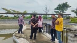 Inspektorat Lamongan Tindaklanjuti Aduan Warga Akibat Mangkraknya Kolam Renang dan Taman Bermain di Desa Kelorarum