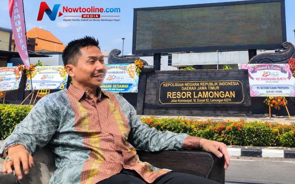 KH, Ketua DPD Partai Nasdem Kabupaten Lamongan (Foto : Collase KH dengan Markas Polres Lamongan)