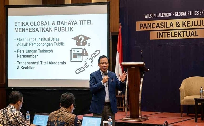 Ilustrasi gelar akademik, (Foto : Wilson Lalengke)