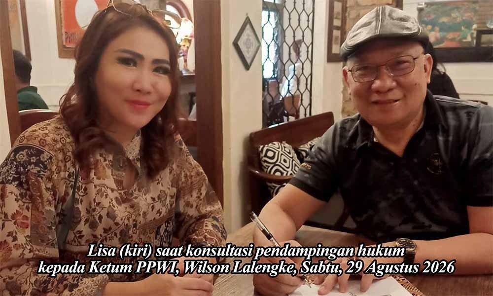 Lisa (kiri) saat konsultasi pendampingan hukum kepada Ketum PPWI, Wilson Lalengke (Foto: Redaksi)
