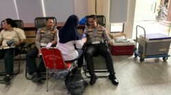 HUT Lantas ke-71, Polres Lamongan Gelar Donor Darah Bersama Ojol