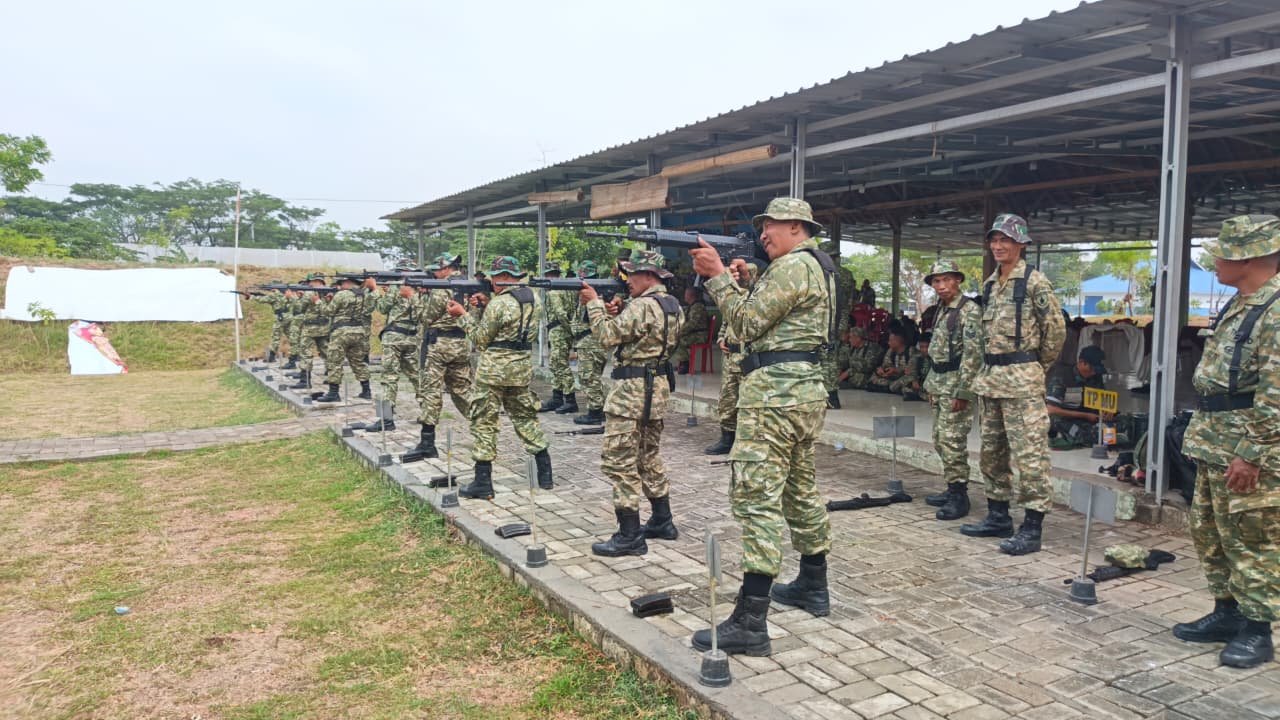 Kodim 0812 Lamongan Gelar Latihan Menembak, Asah Kemampuan Prajurit